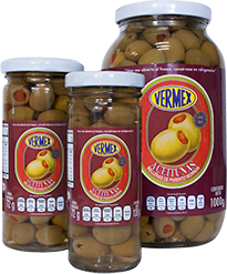 Aceitunas rellenas con pimientos y almendras con queso